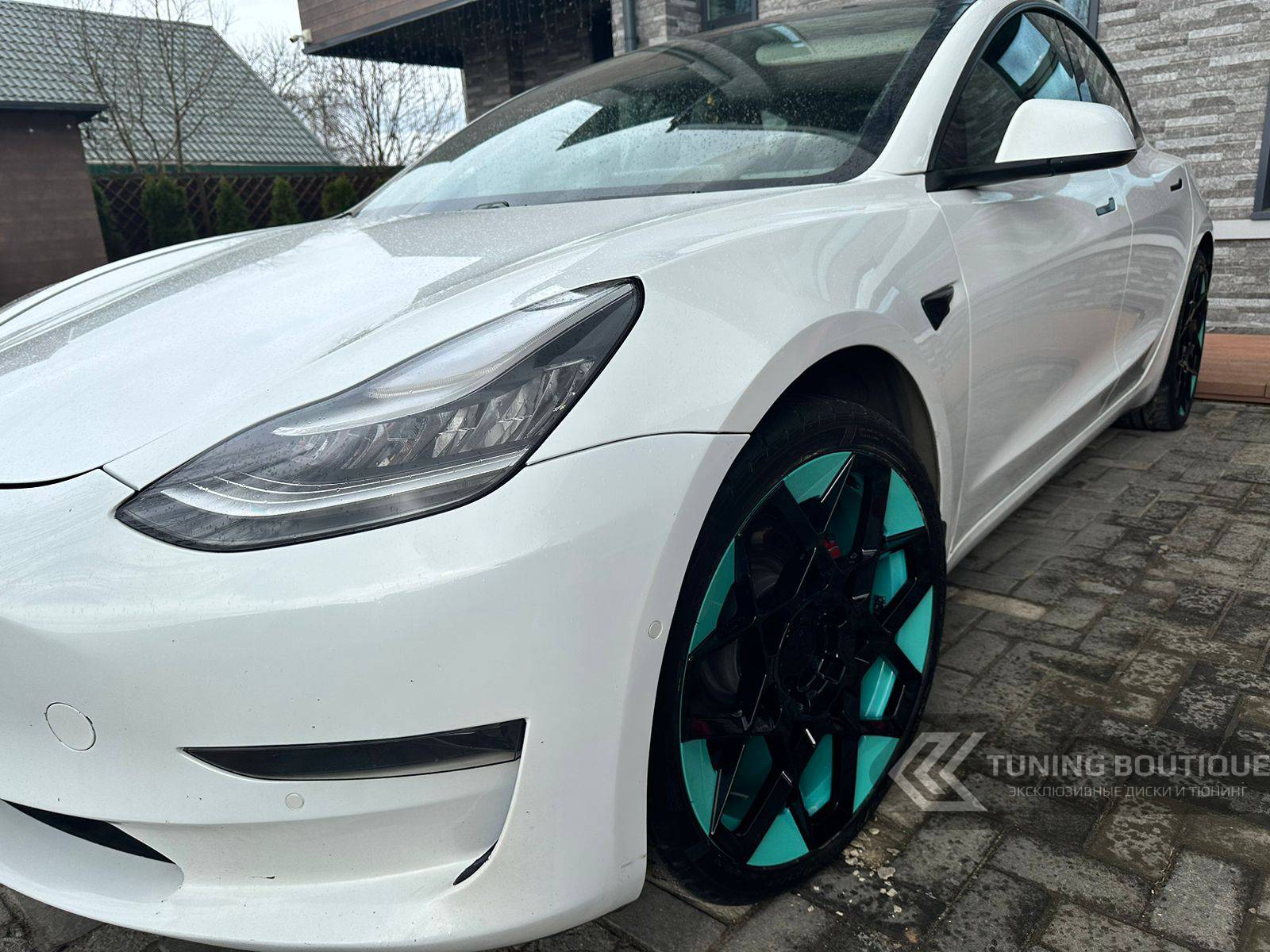 Tesla Model 3 на 20" кованых дисках нашего производства	 фото 2